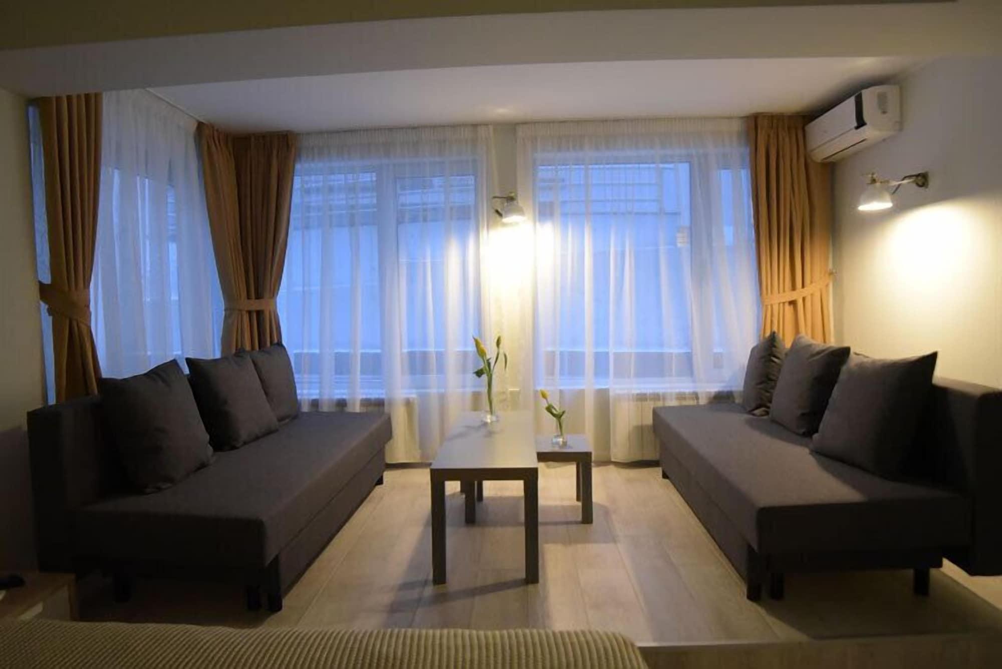 Garni House 46 Plus Belgrado Esterno foto