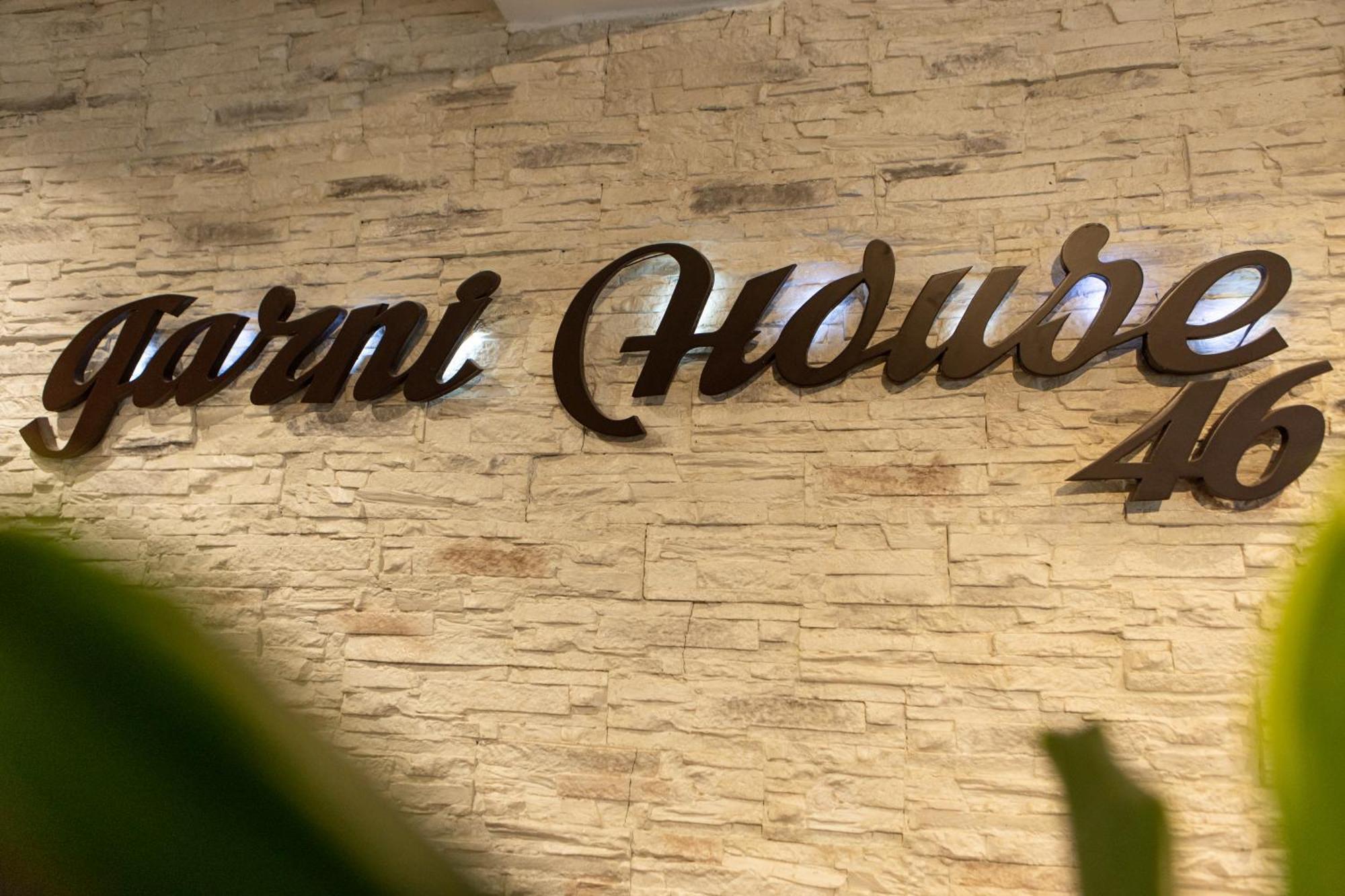 Garni House 46 Plus Belgrado Esterno foto
