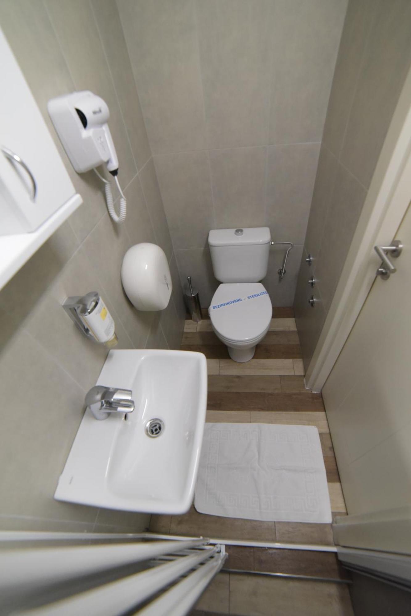 Garni House 46 Plus Belgrado Esterno foto